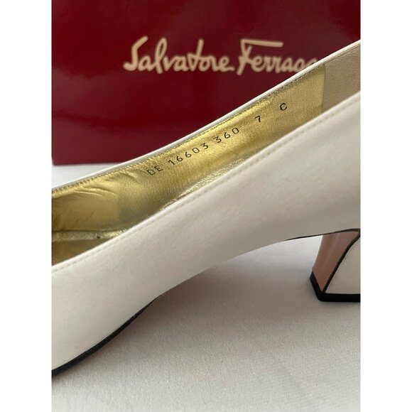 Authentic Salvatore Ferragamo Women's Suede Heels Leather White 7C - Picture 10 of 13